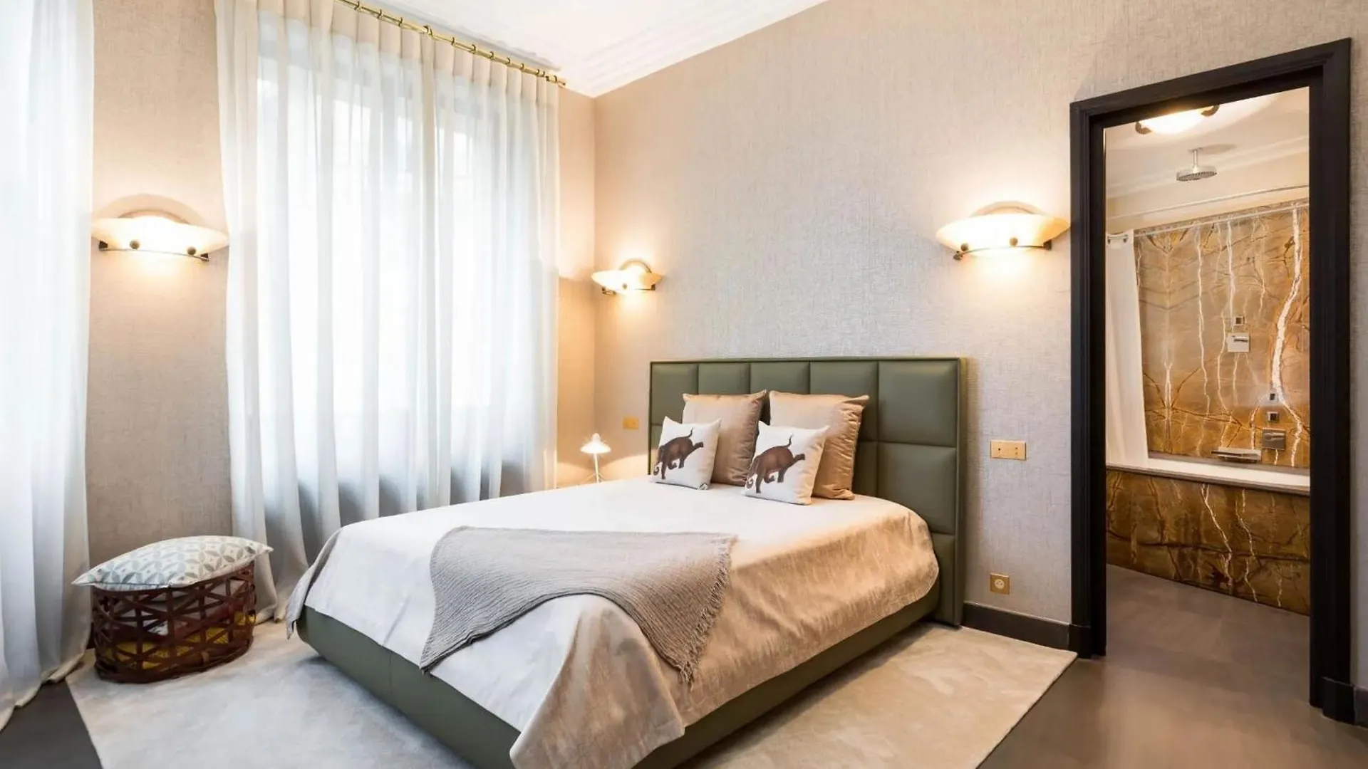 Vue Exceptionnelle Sur La Tour Eiffel Te Apartment Paris